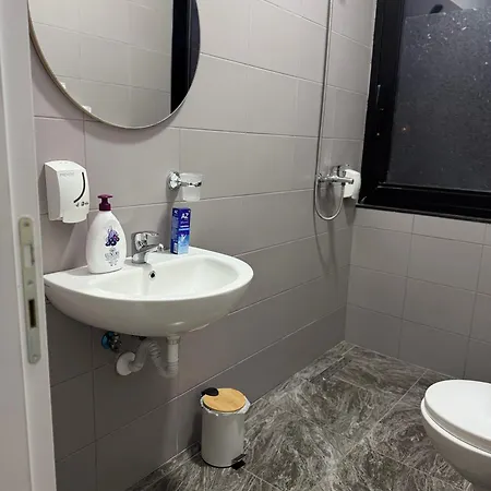Διαμέρισμα Living - Me Qera Ditore Τίρανα